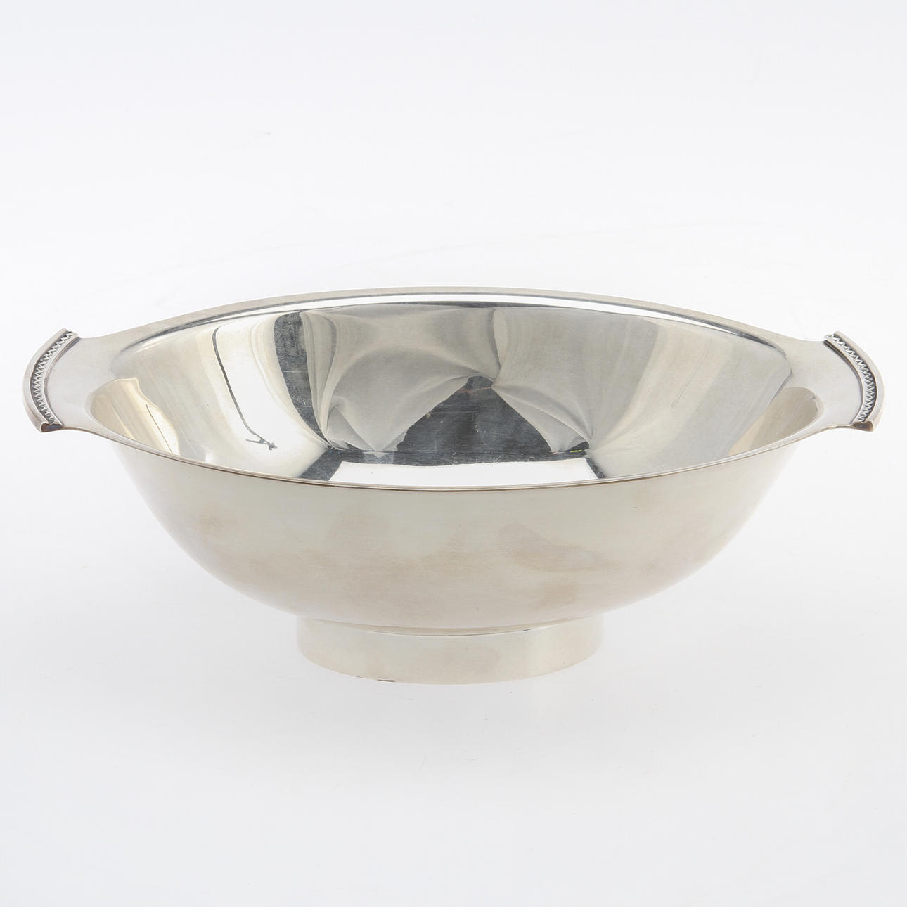 SKÅL, sterlingsilver. Vera Ferngren, GAB, Stockholm 1966. Vikt 330 gram.