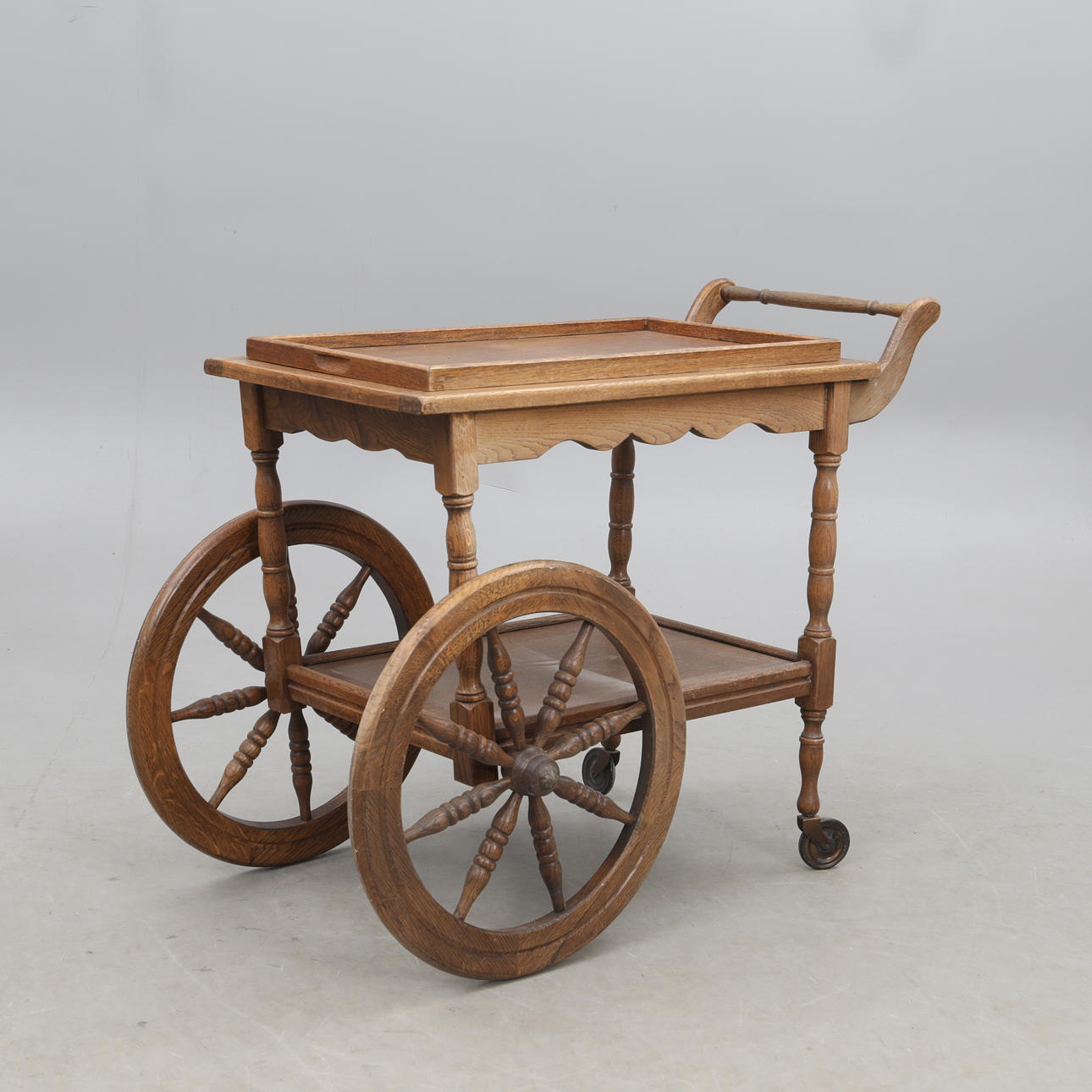 BAR/SERVING TROLLEY, wheels, removable tray.
