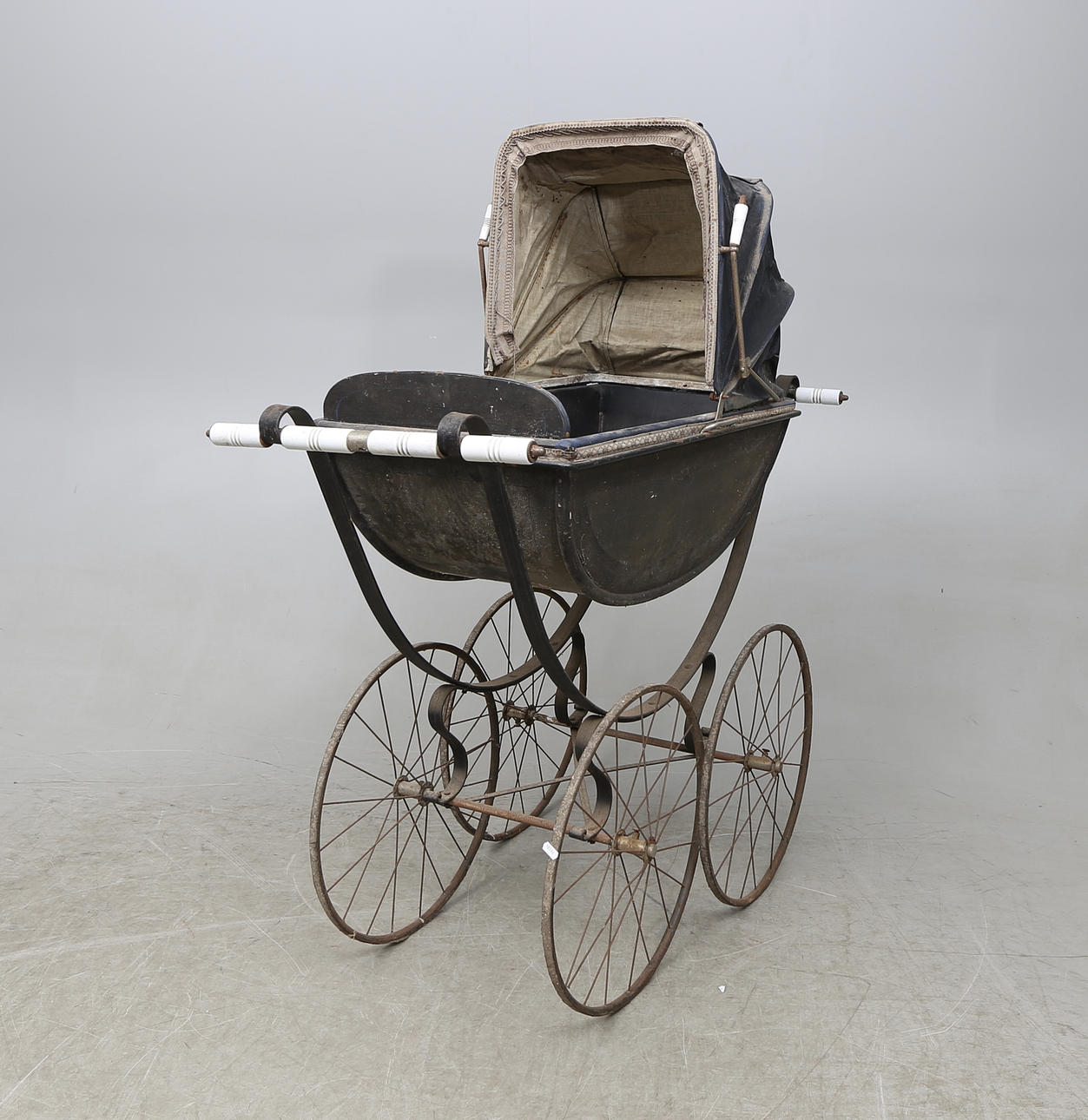 BARNVAGN, omkring 1900.