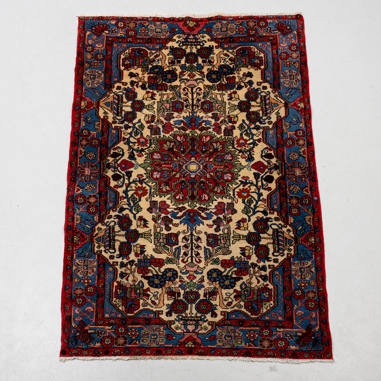 A CARPET, Persia, ca 231x145 cm.