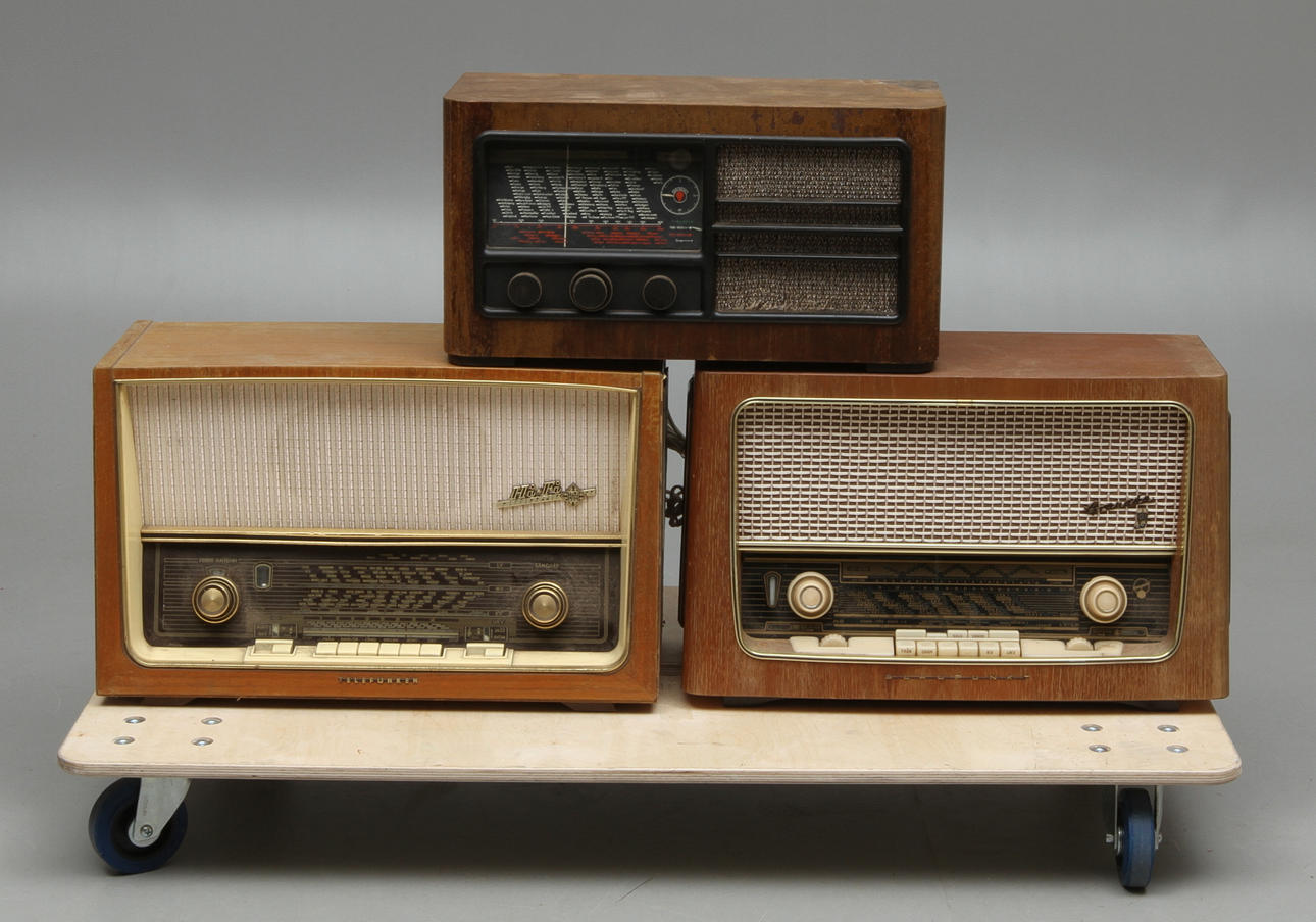 RADIOAPPARATER 3 st, Telefunken, Blaupunkt samt AGA.