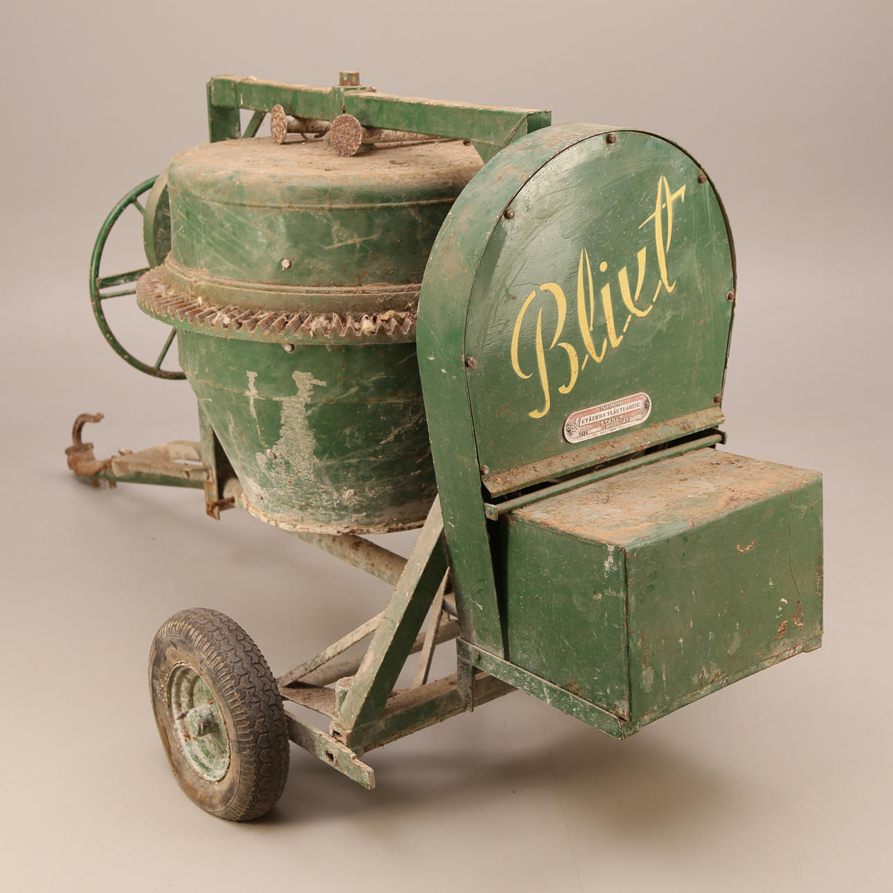 BETONGBLANDARE, grön, dragkrok, Blixt - Kvänums Fläktfabrik - 1980.