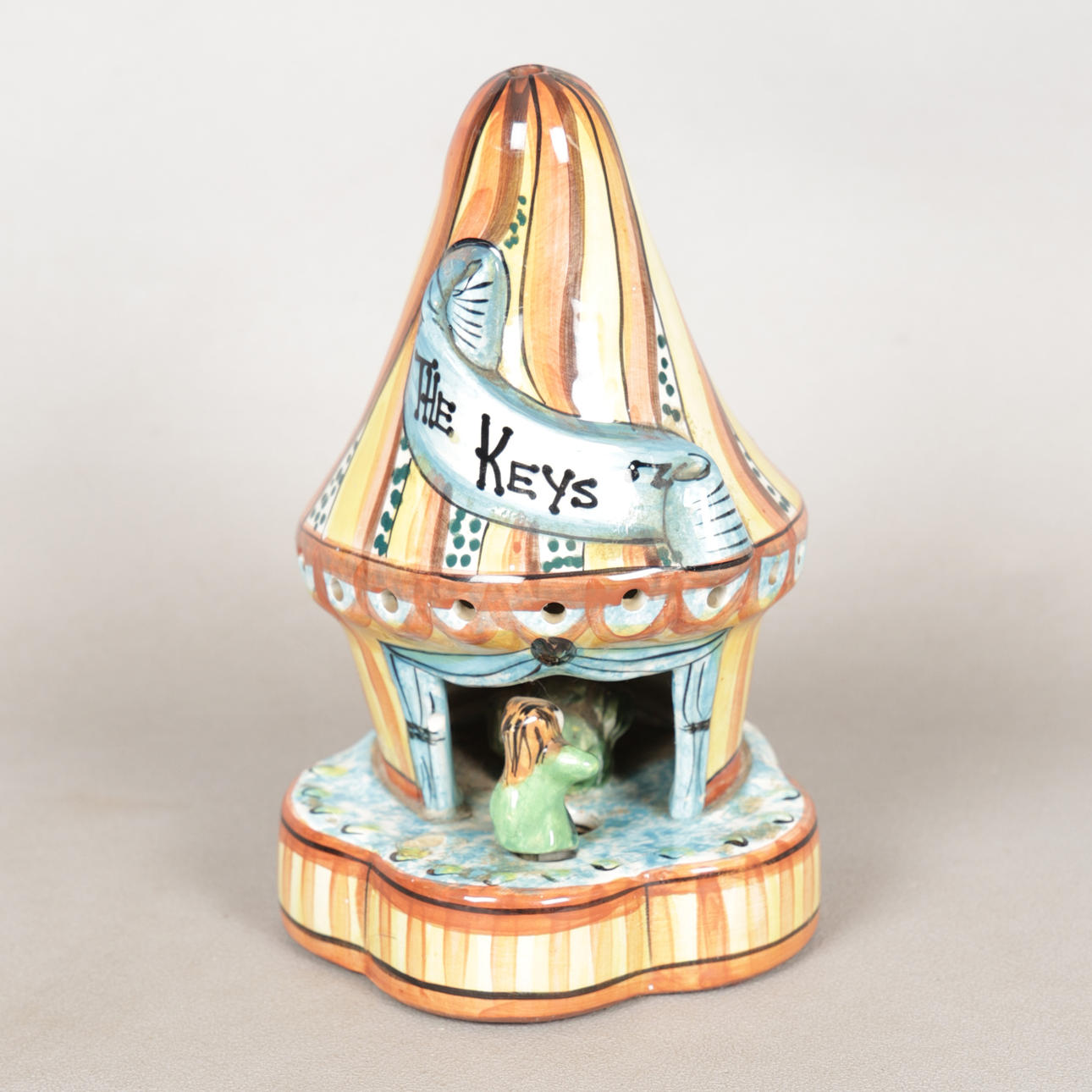 A DEREK FOWLER STUDIO POTTERY MUSIC BOX.