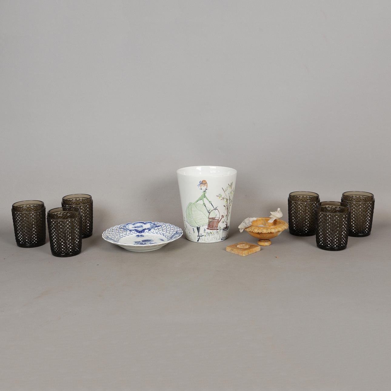A COLLECTION OF GLASSWARE & CERAMICS (9). Ceramics & Porcelain ...