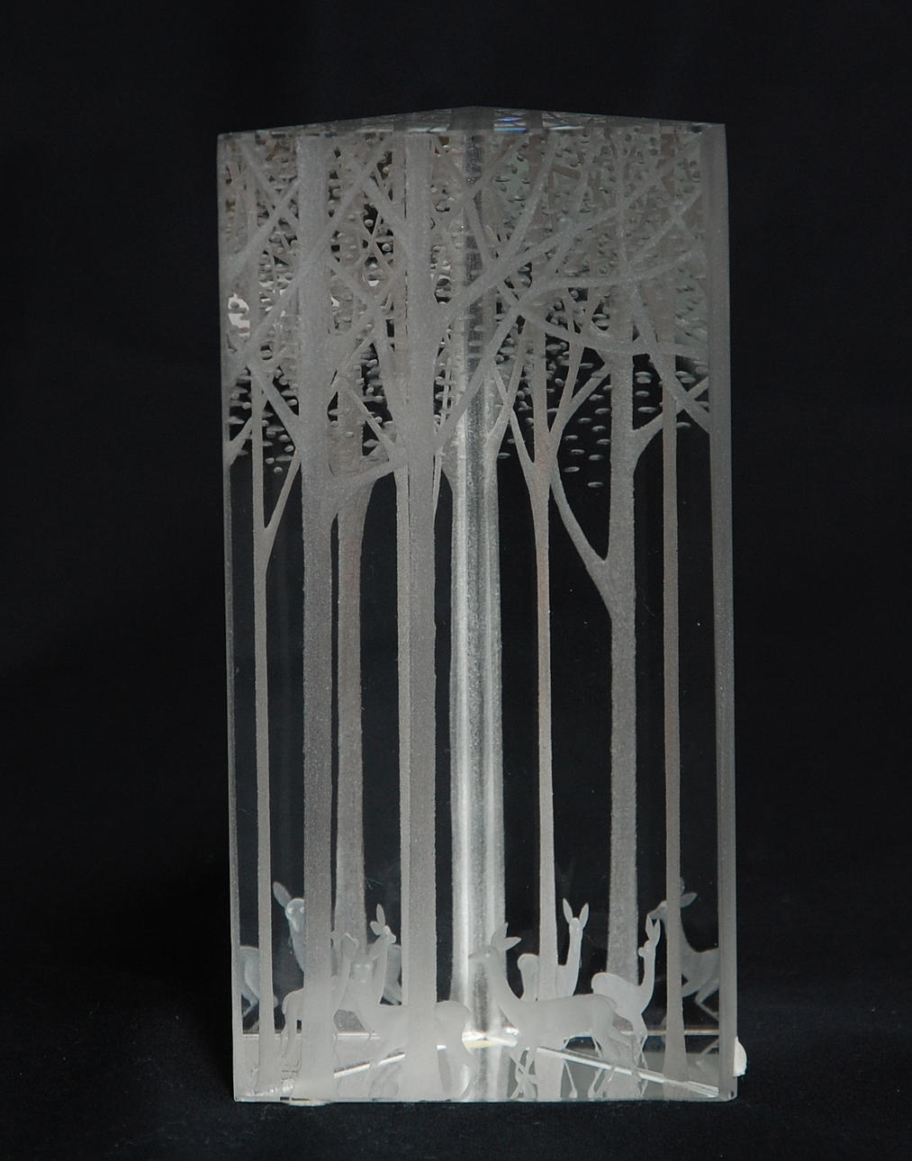 SKULPTUR, prisma Vicke Lindstrand, signerad 92412 Kosta.