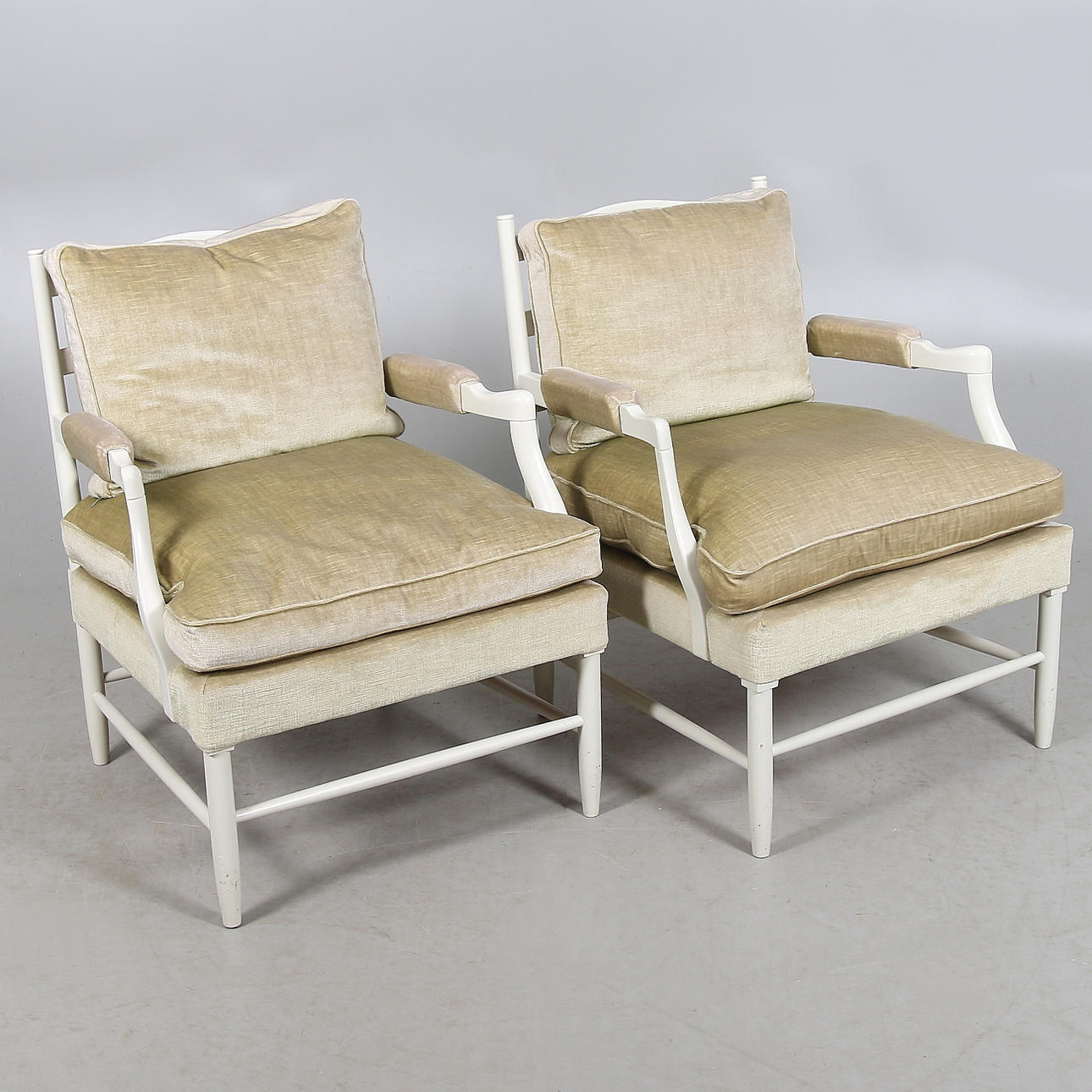 FÅTÖLJER, ett par, Gripsholms-modell. 1900-talets ande hälft.