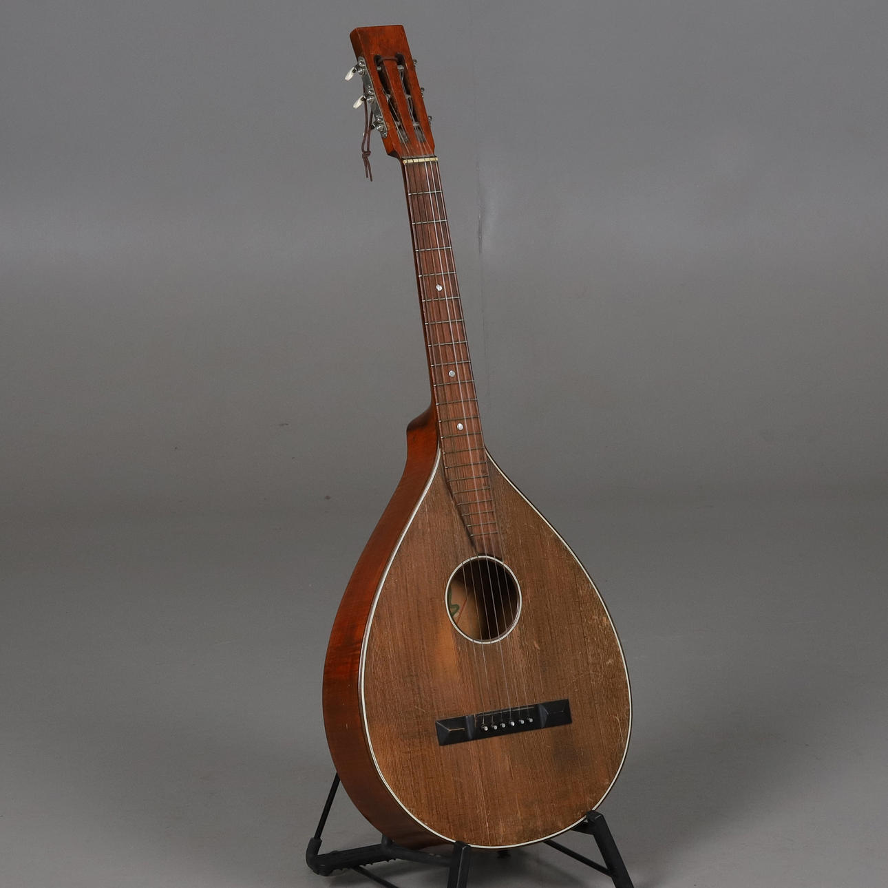 A 6-string LUTE, early 20th century. Collectables - Musical instruments ...
