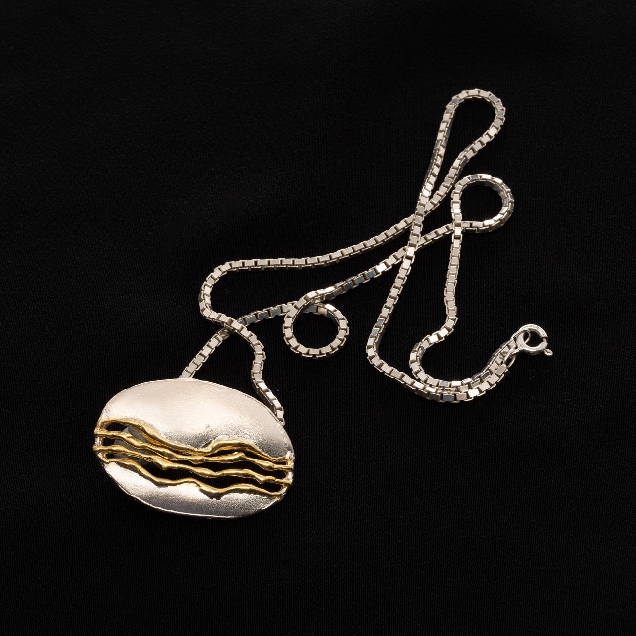 NECKLACE, Silver, Gilt decoration.