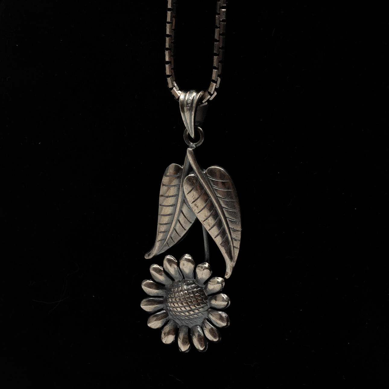NECKLACE, Silver.
