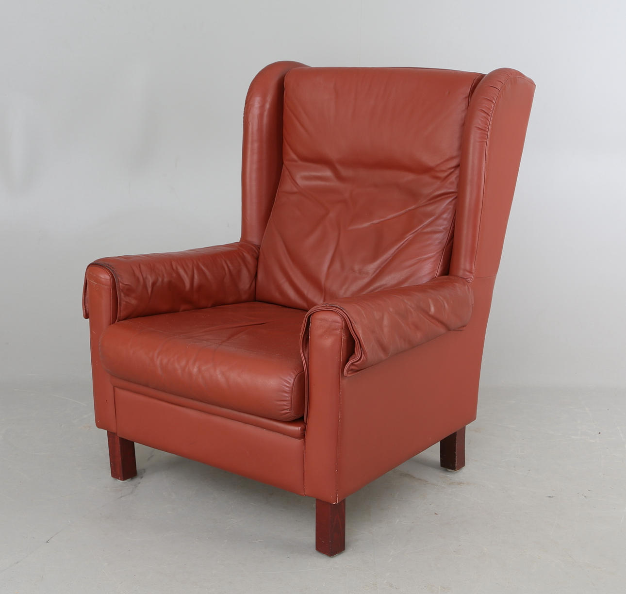 FÅTÖLJ, skinnklädsel, 1900-talets slut.