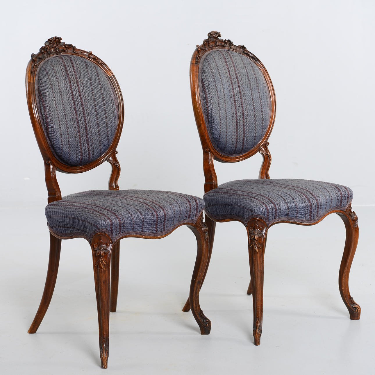 Two rococo style chairs, first part of the 20th century. Furniture ...