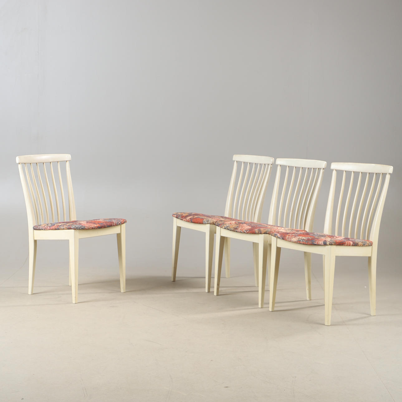 STOLAR, 4 stycken, vitmålade, Asko, Finland, 1900-talets andra hälft.