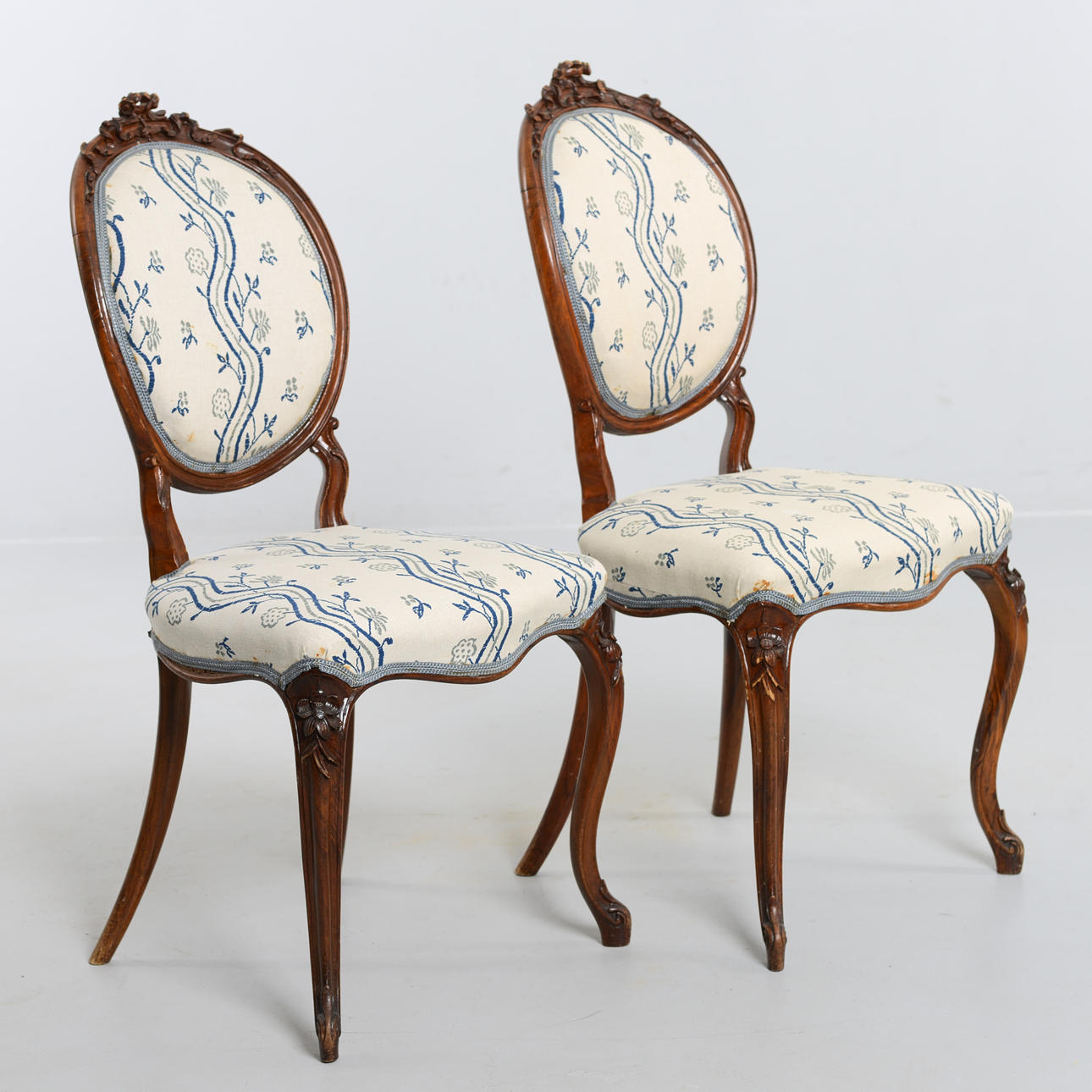 Two rococo style chairs, first part of the 20th century. Furniture ...