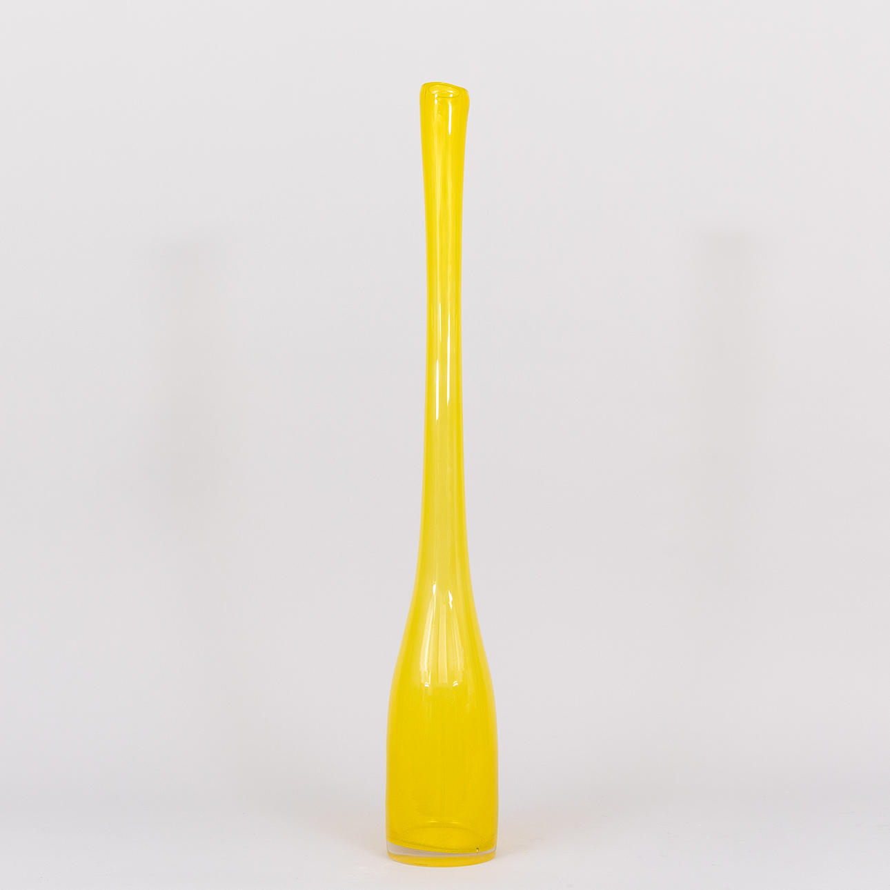 HEMPHREY. Vas, gultonat glas, omärkt.