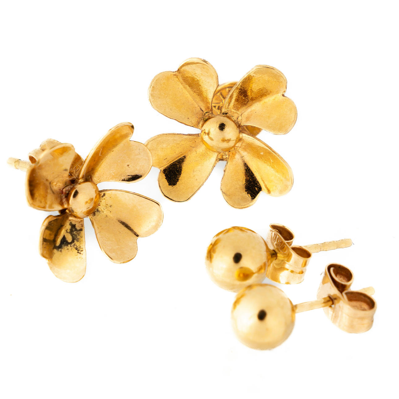 EARRINGS, 18K Gold, Two pairs.