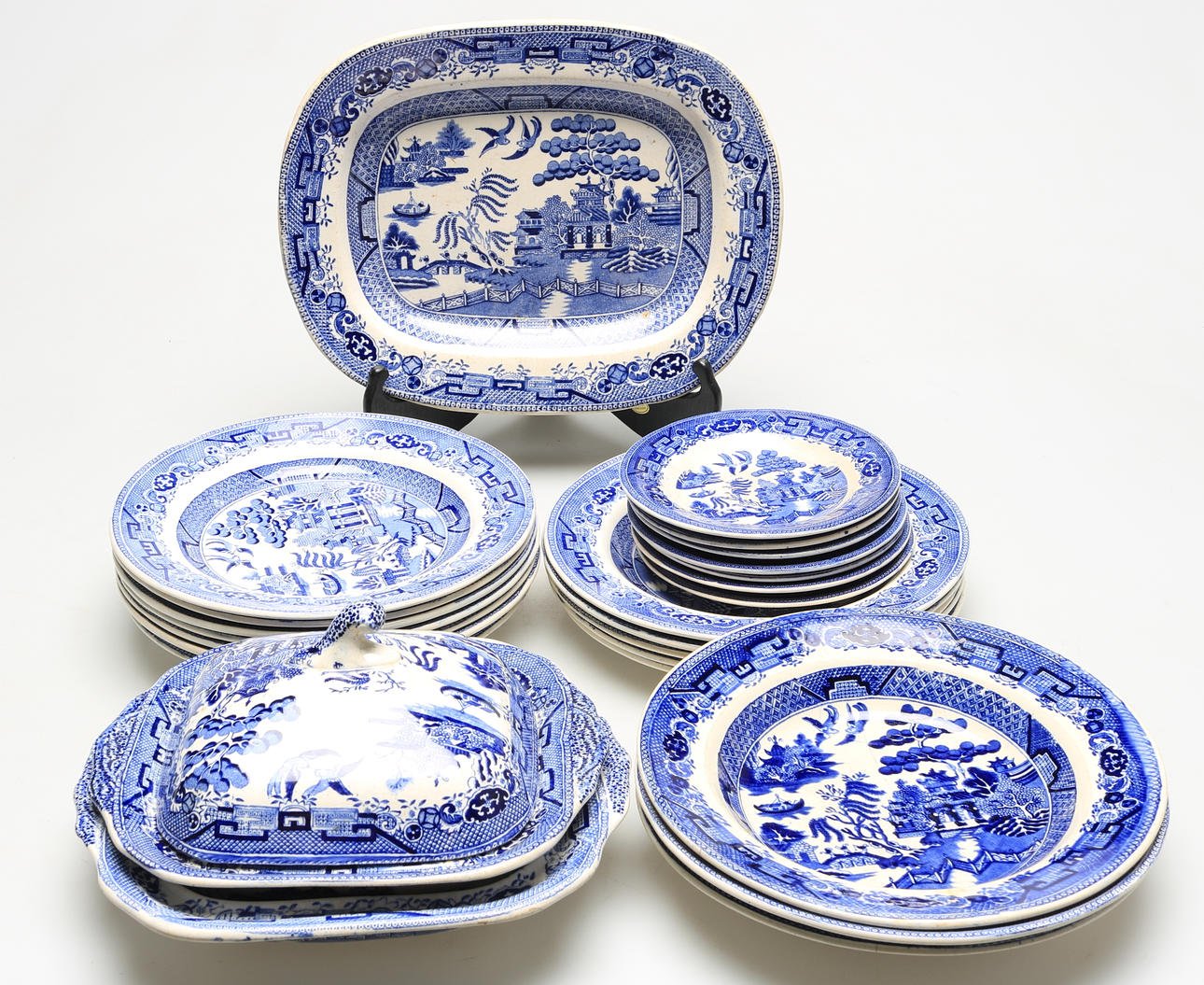 SERVIS, Willowmönstet, Flintgods, 1800-talets slut, 19 delar.