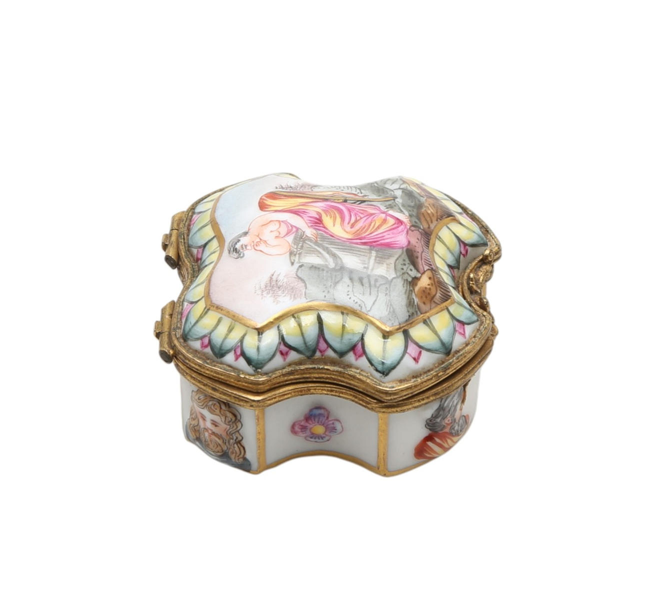Capodimonte porcelain snuff box, 19th Century.