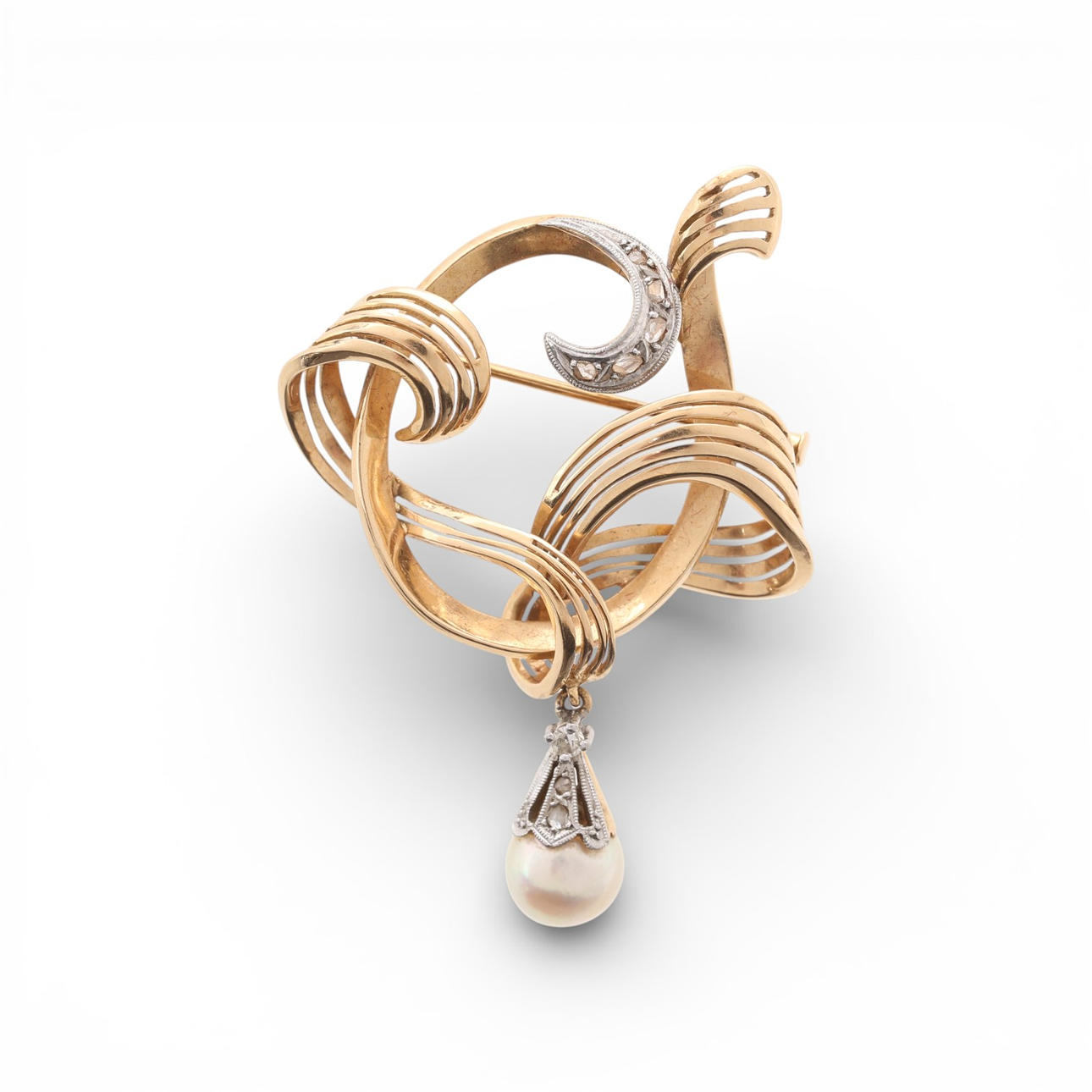 Diamonds and pearl brooch, circa 1940.