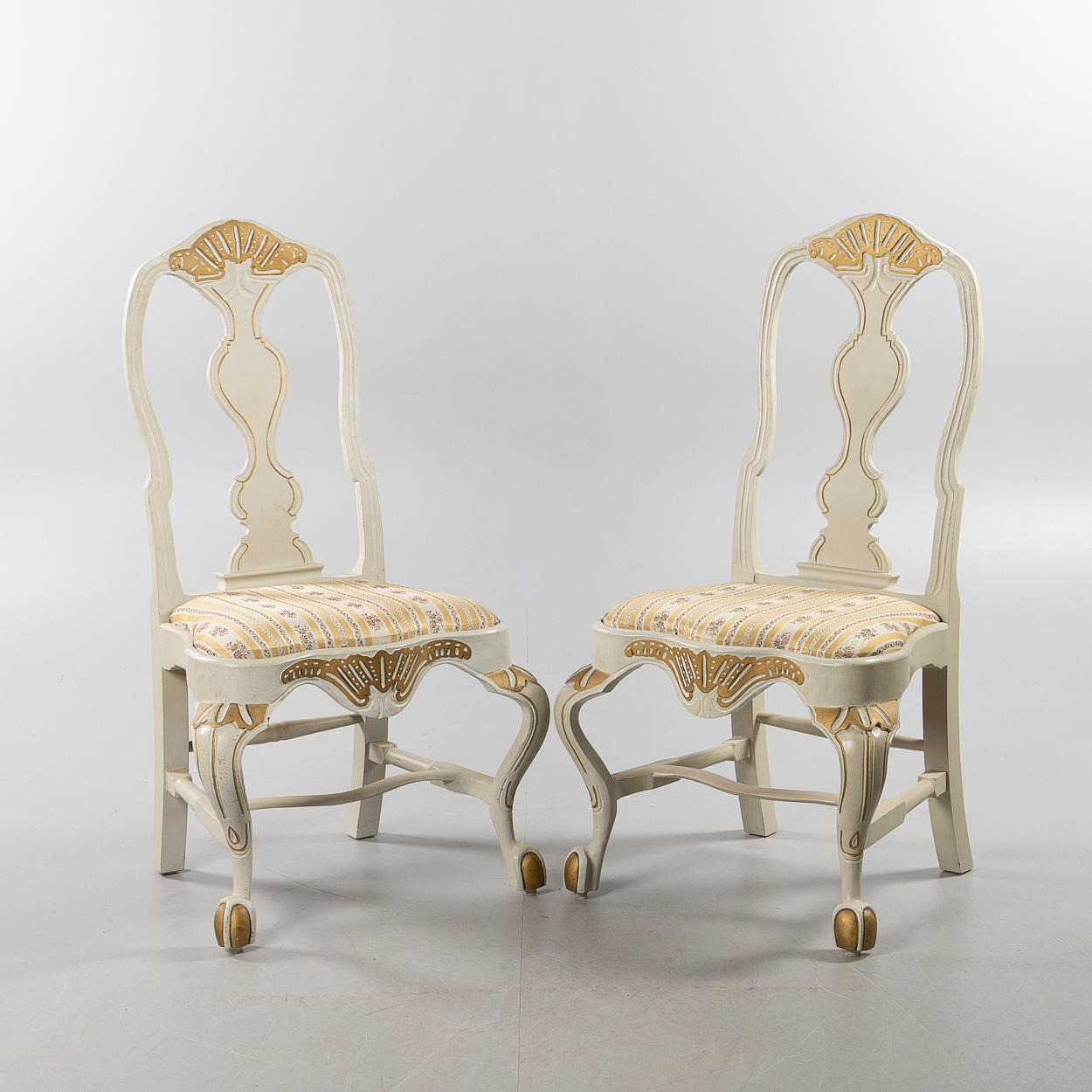 STOLAR, ett par, barockstil, 1900-tal.