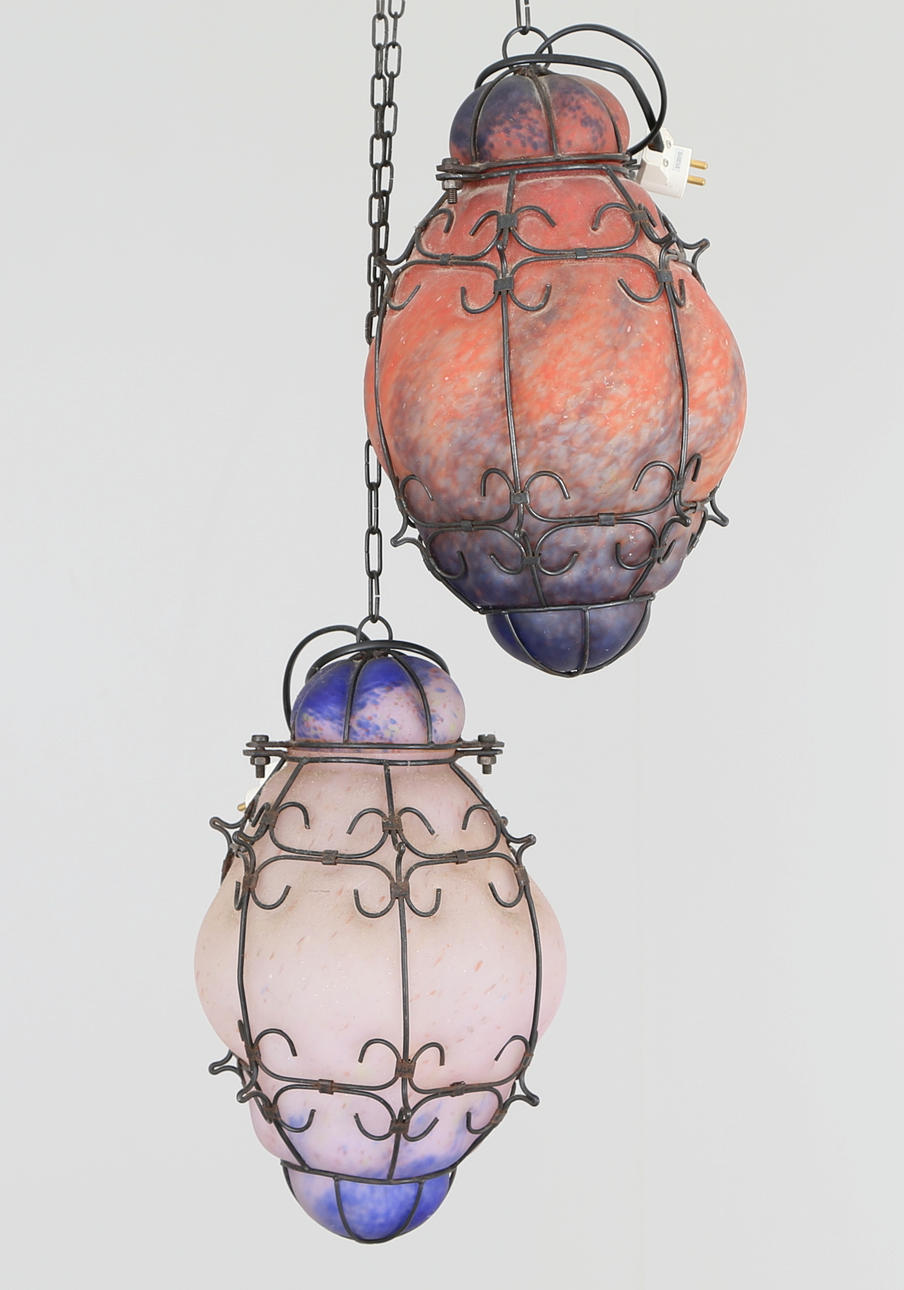 TAKLAMPOR, glas och metall, 1900-talets slut, 2 st.