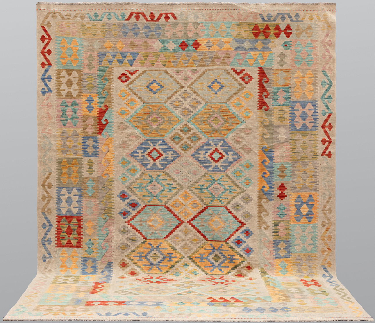 ORIENTMATTA. Kelim klassisk design, 289 x 204 cm.