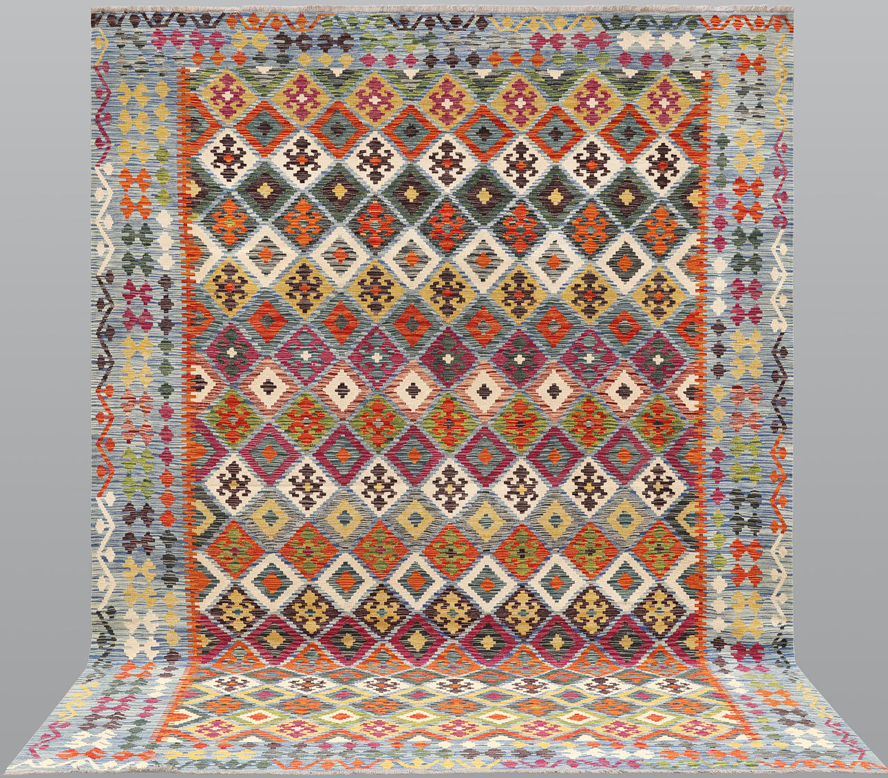 ORIENTMATTA. Kelim klassisk design, 353 x 260 cm.