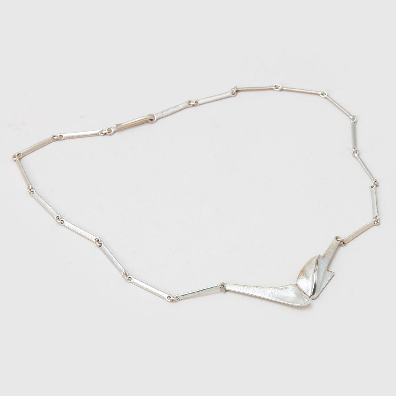 ZOLTAN POPOVITS. Collier, "Hespera" silver, Lapponia, 2004.