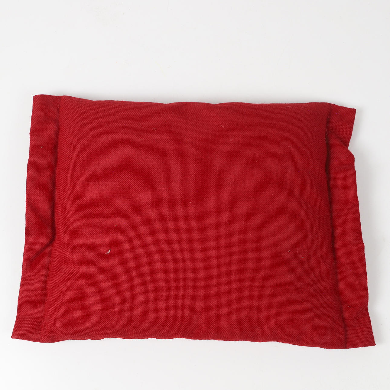 KUDDAR, 2 stycken, jugend. Mattor & Textil - Textil - Auctionet