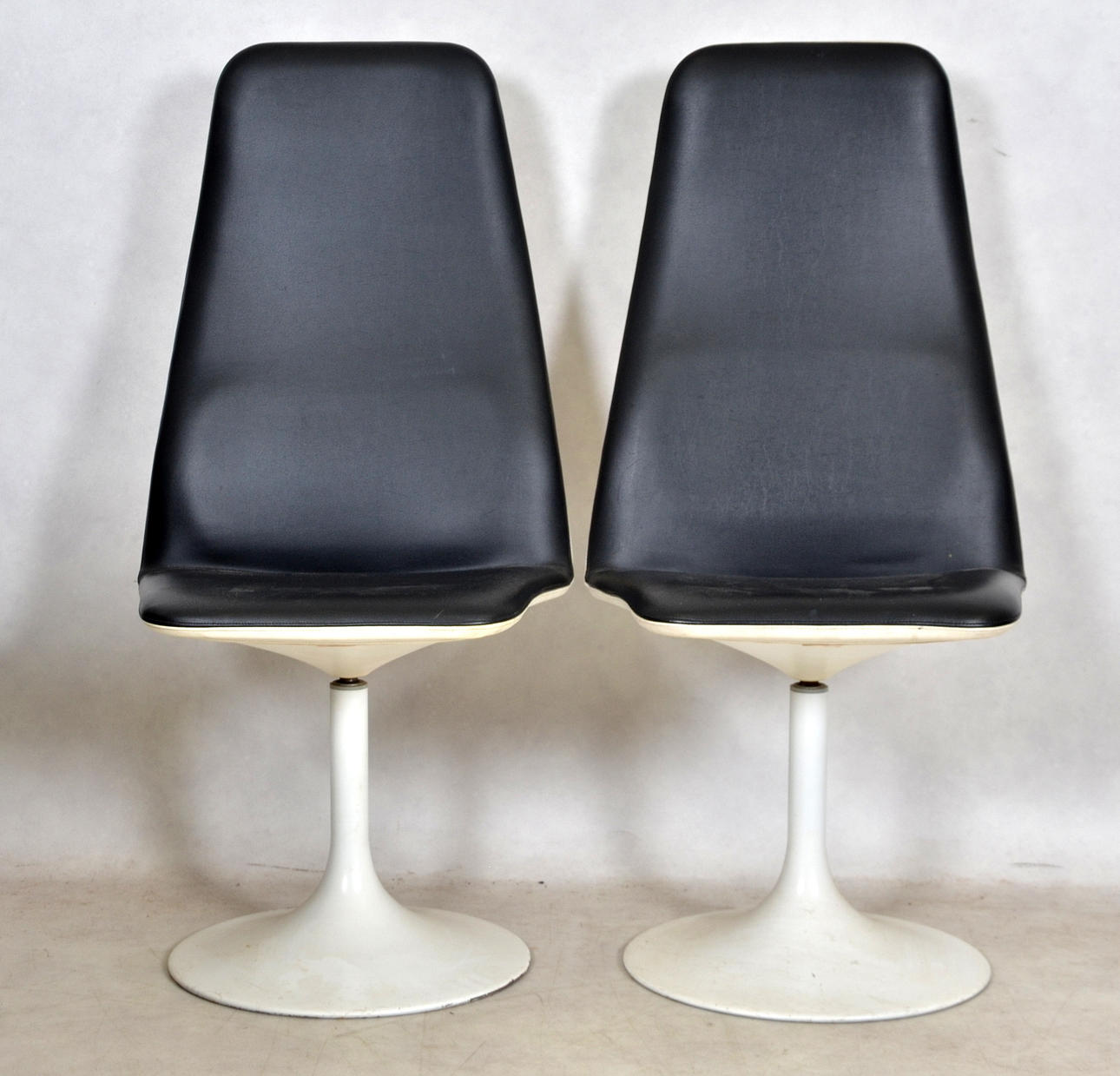 STOLAR, 2 st, "Viggen", Johanson Design AB, Markaryd, 1900-talets andra hälft.