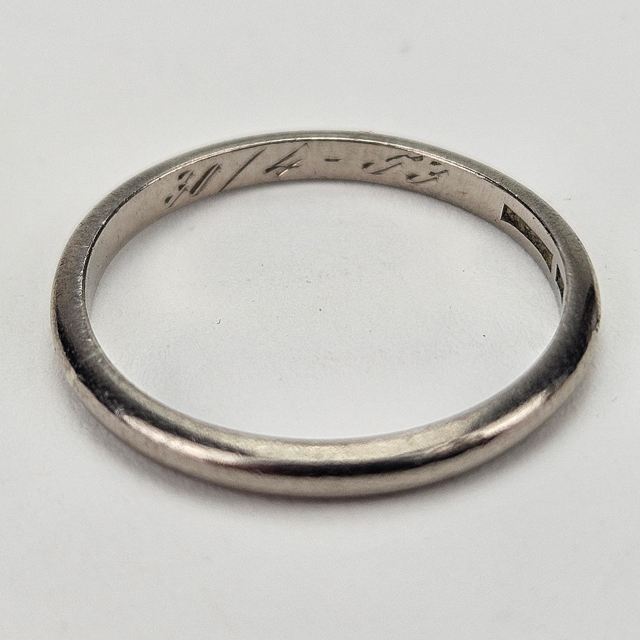 RING, white gold, 18K, weight approx. 2.2 grams.
