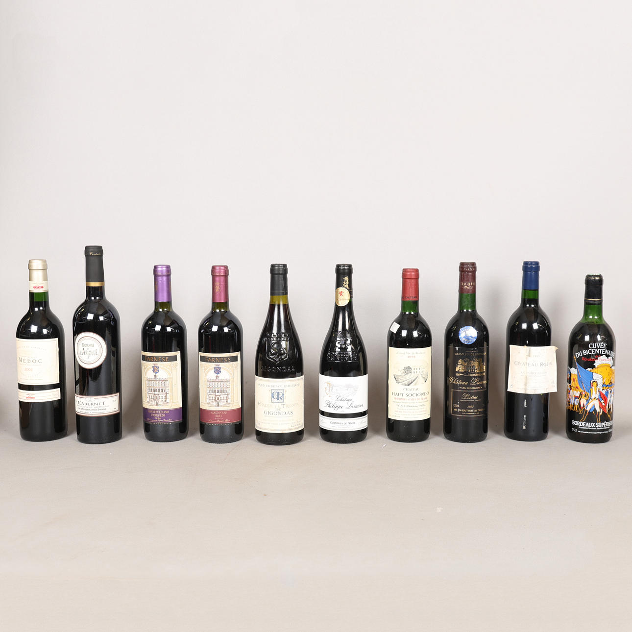 TIO FLASKOR RÖTT VIN (10). Vin, Portvin & Spritdrycker - Auctionet