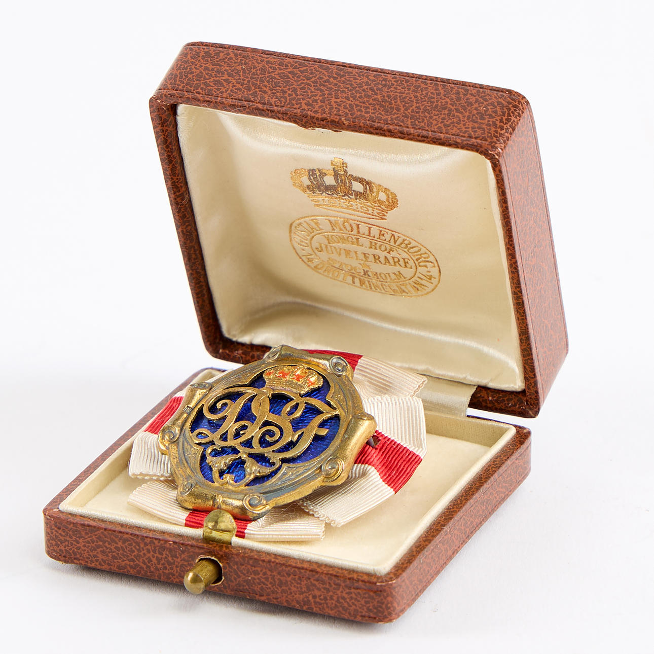 A medal, gilt silver, Queen Sofias Förening, G. Möllenborg.