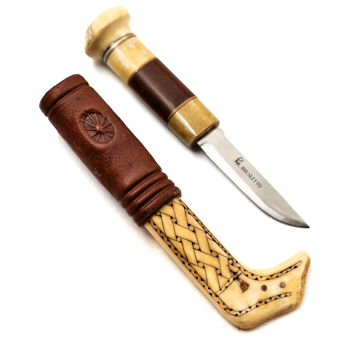 OIDENTIFIERAD SLÖJDARE. Half-horn knife, Sameslöjd, Signed.