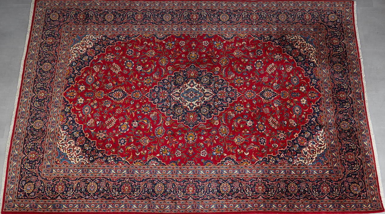 KESHAN, 386x272cm, wool on cotton, signed, Persia.
