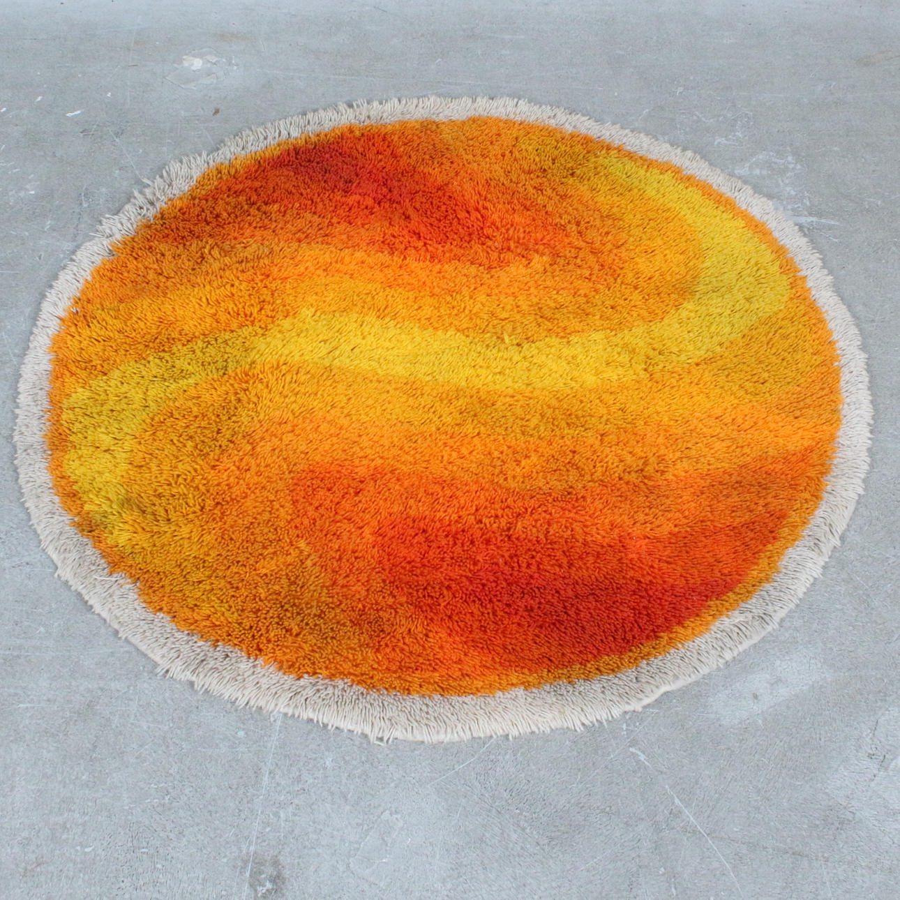 Space Age round rug from the 1970s. Denmark. Carpets & Textiles ...