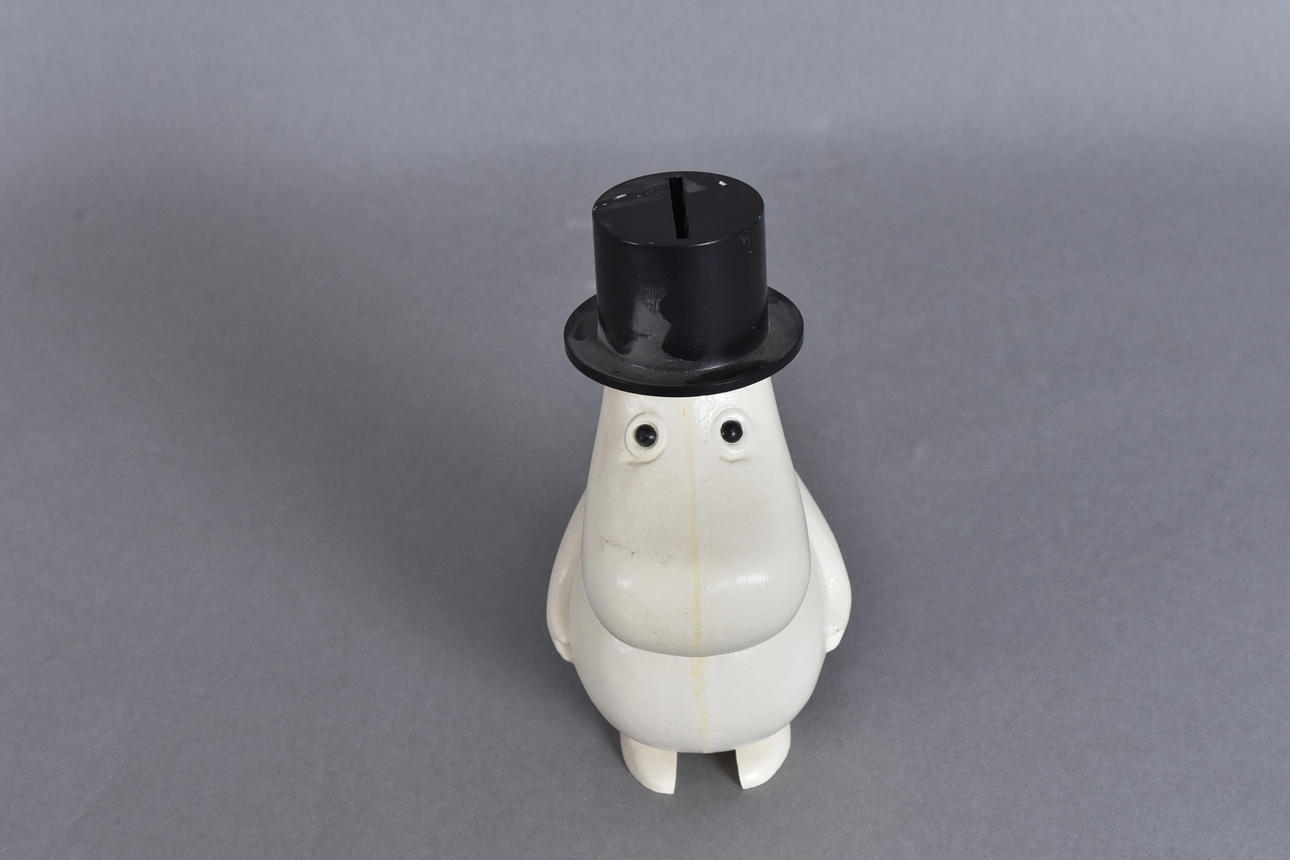 TOVE JANSSON. sparbössa plast, Muminpappa.