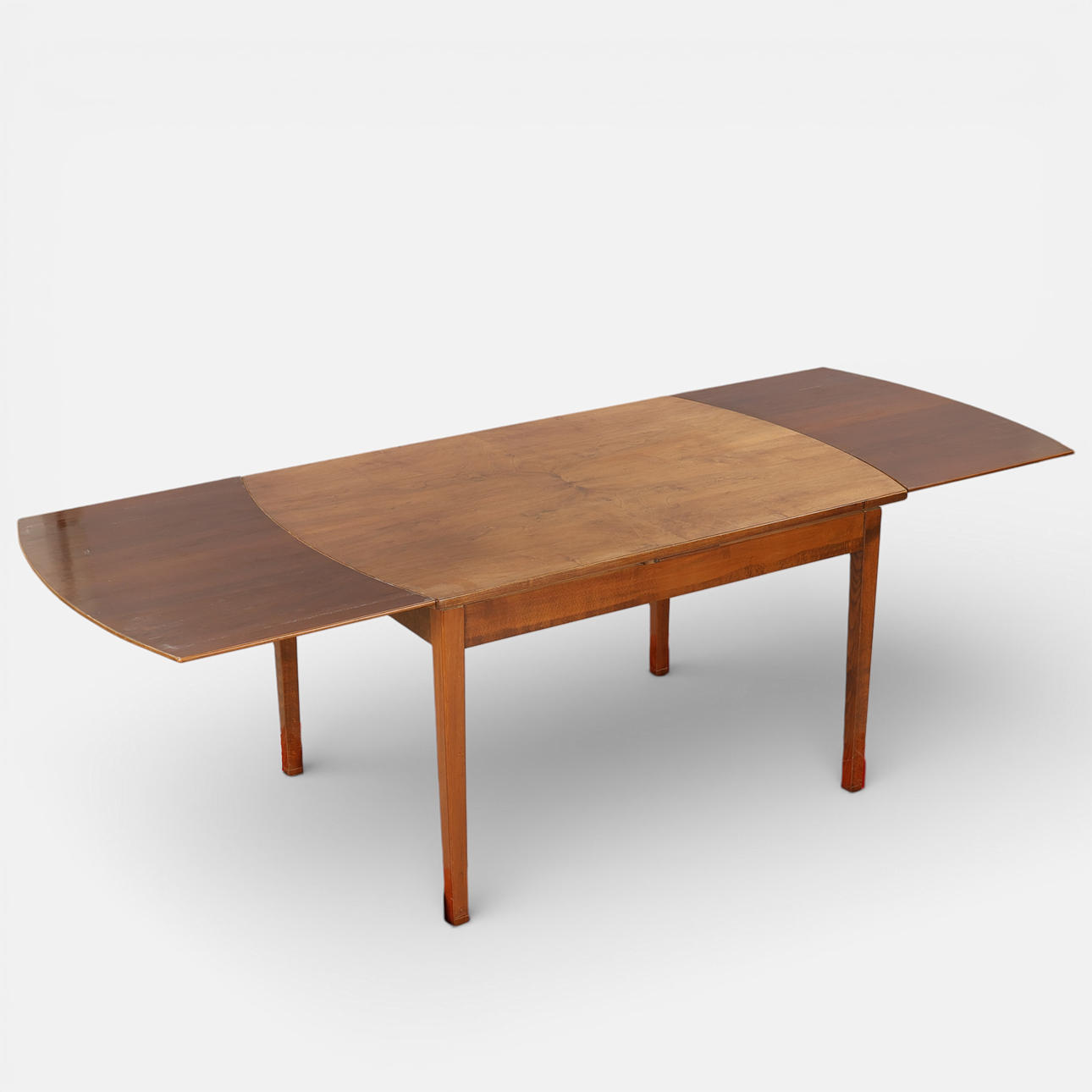 FRITZ HANSEN. Dining table in veneered walnut wood with Dutch