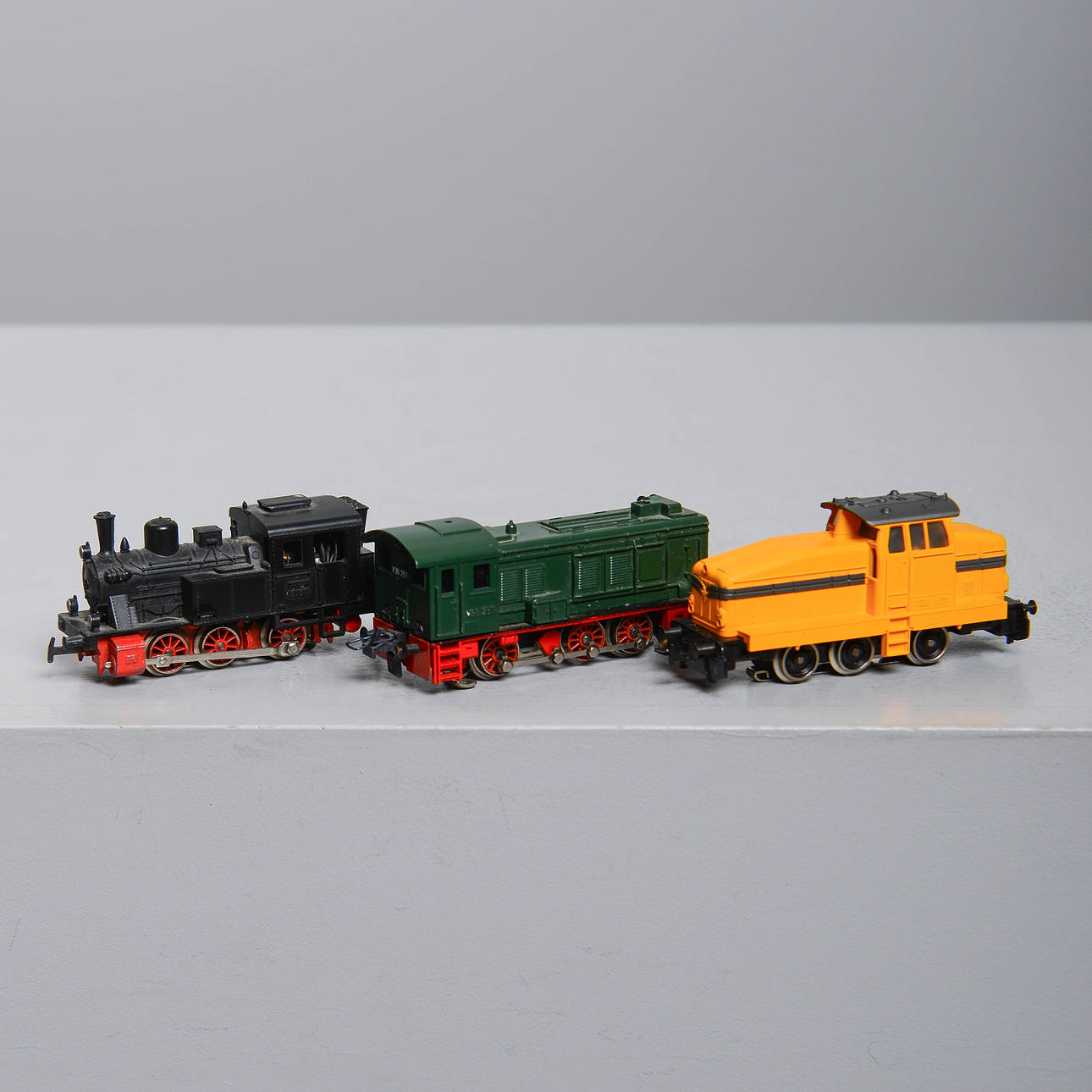MODEL TRAIN, 3 locomotives.