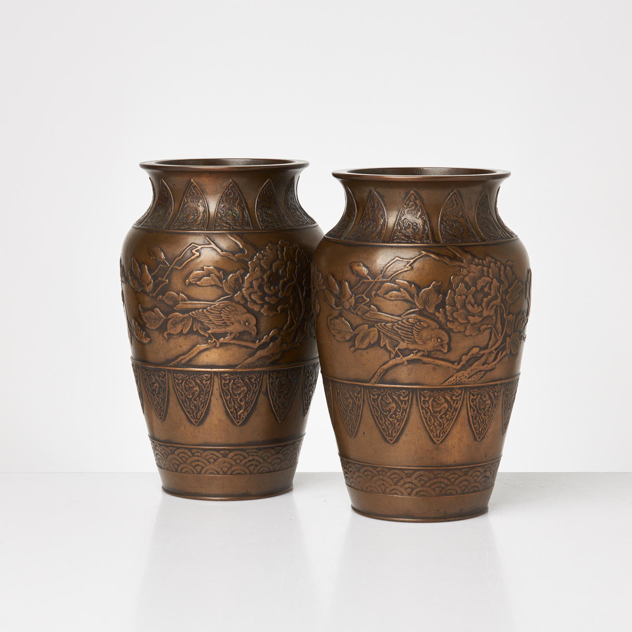 URNS, 1 pair, bronze, Japan.