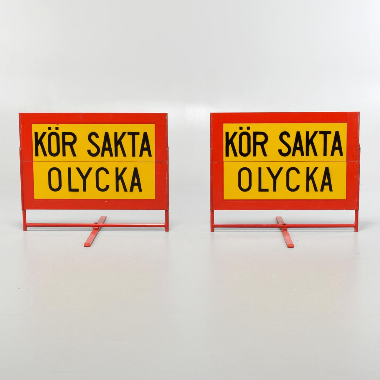 SKYLTAR, "Grönlund", Polisfordon, 2 Delar.