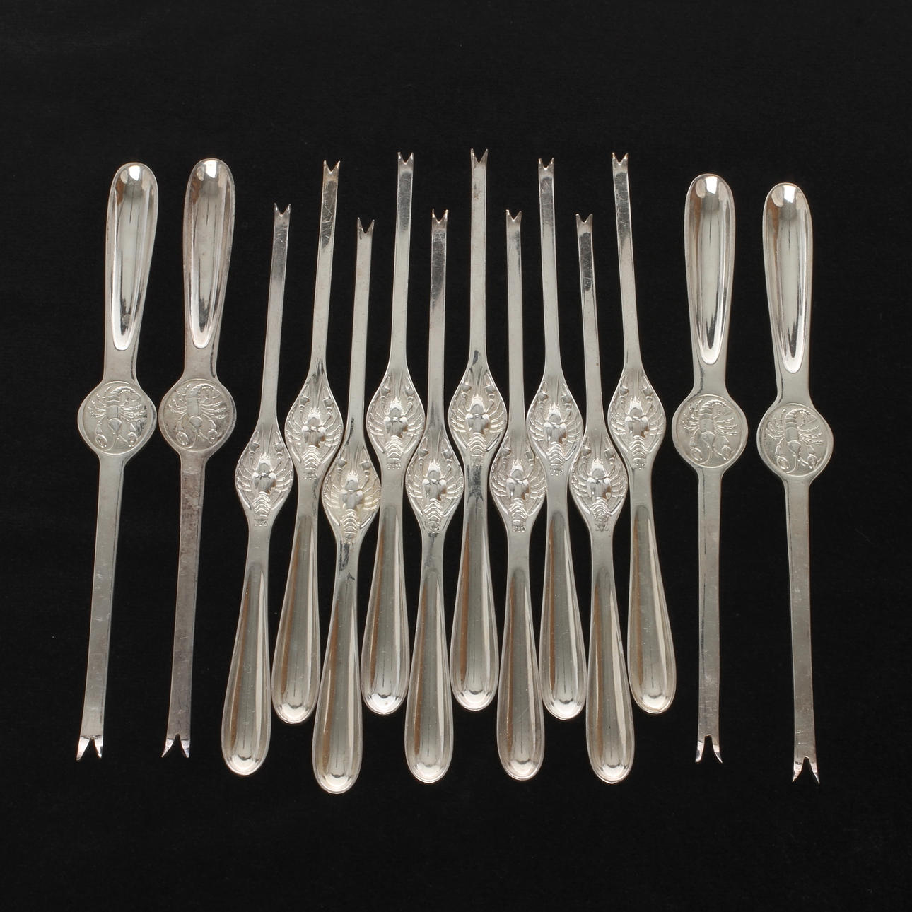 HUMMERGAFFLAR, 10 + 4 st, nysilver, mestadels GAB, 1900-tal.