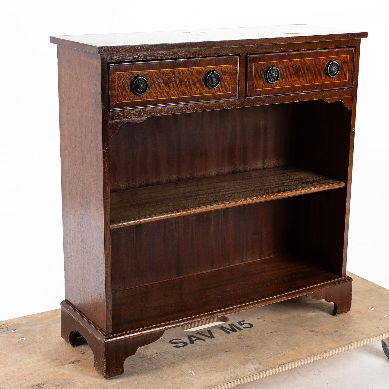 BYRÅ, engelsk stil.