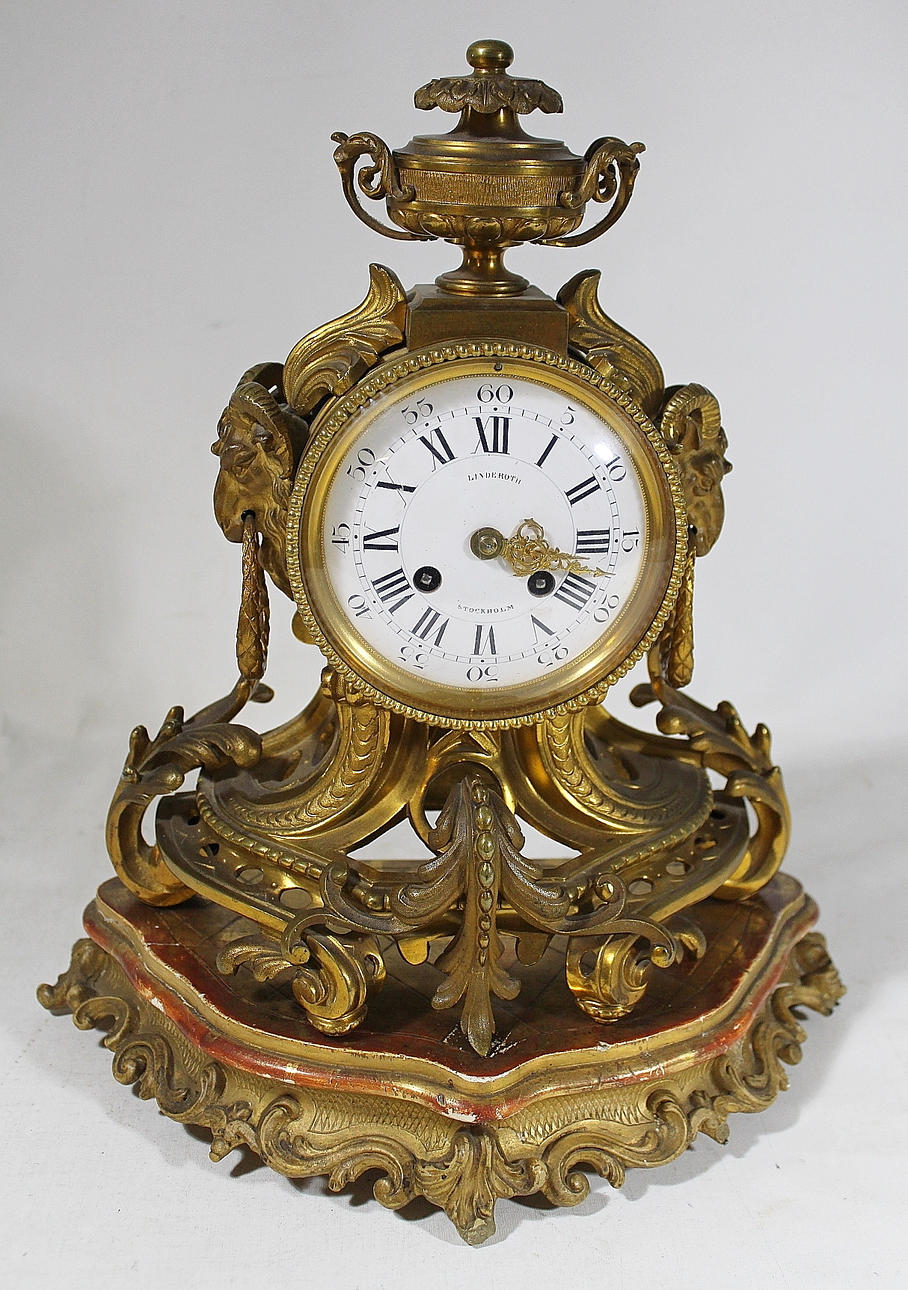 BORDSPENDYL brons, Linderoths, Stockholm, 1800-1900-talet.