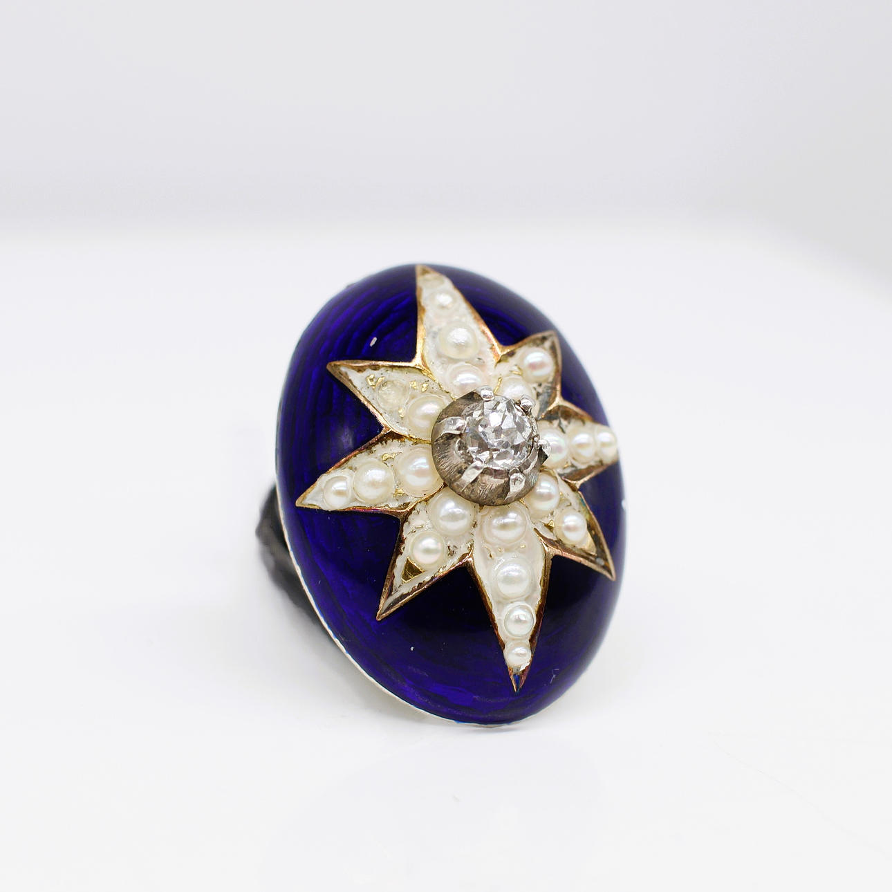 DIAMOND & ENAMEL BROOCH/PENDANT CENTRE.
