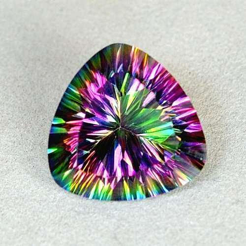 MYSTISK KVARTS, 15.27 CT. regnbåge certifikat.