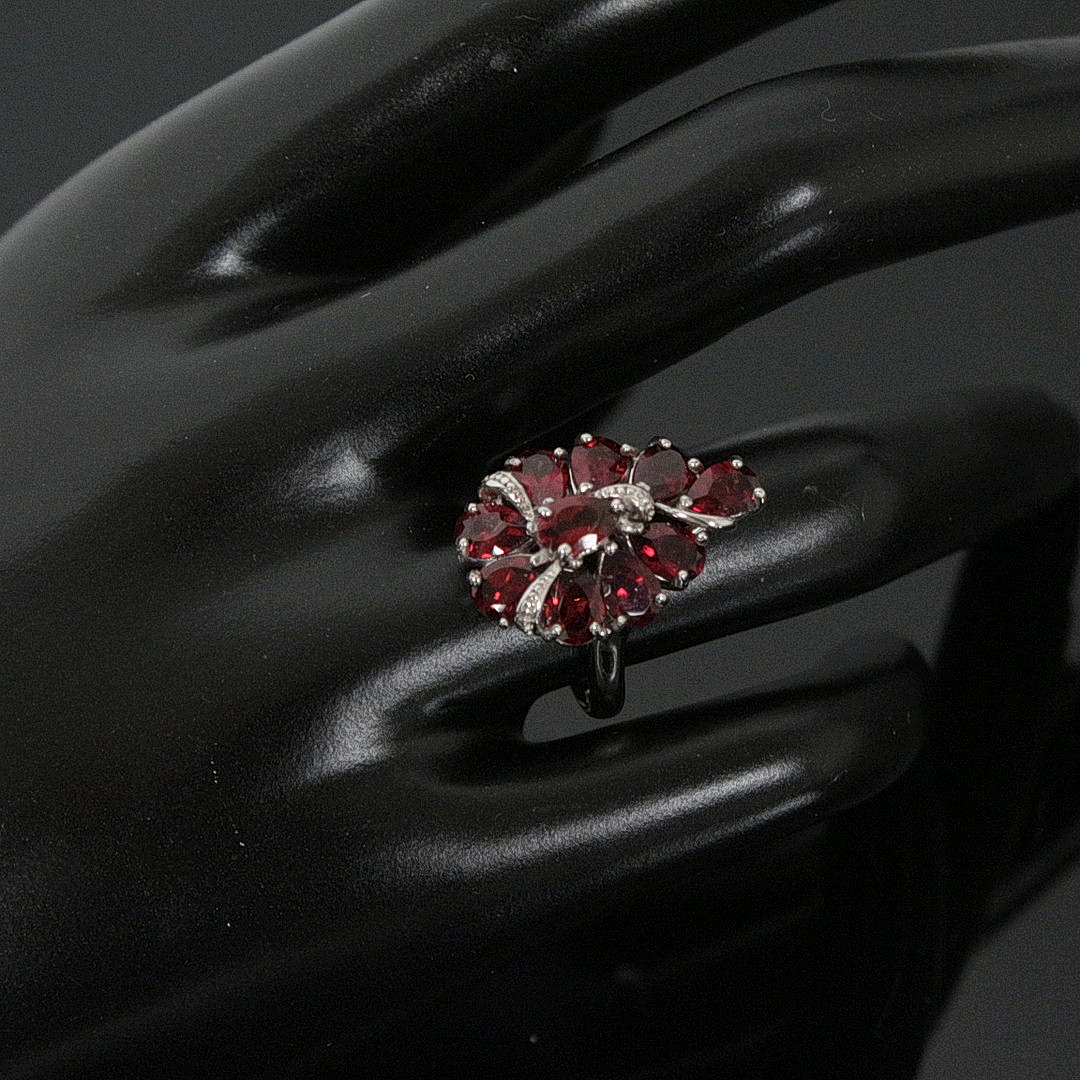 925 silver ring with grenades.