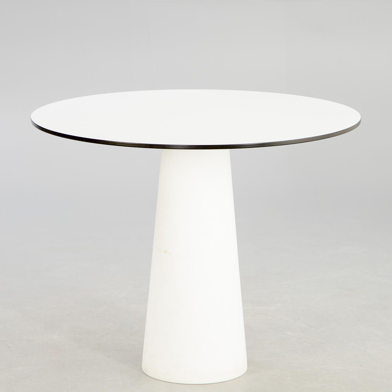 Marcel Wanders, MOOOI, 'Containerbord.