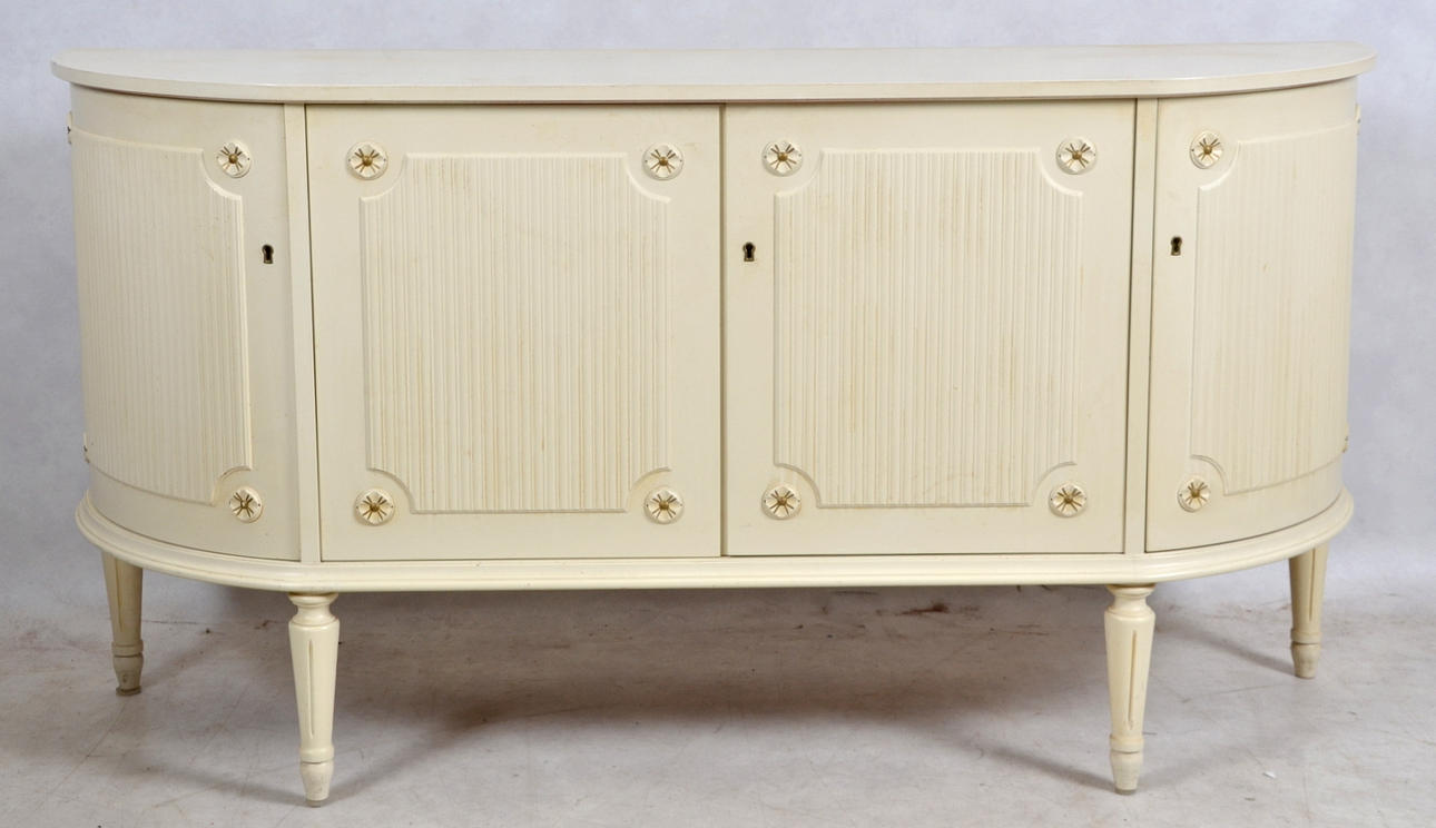 SIDEBOARD. Gustaviansk stil 1900-talets slut.