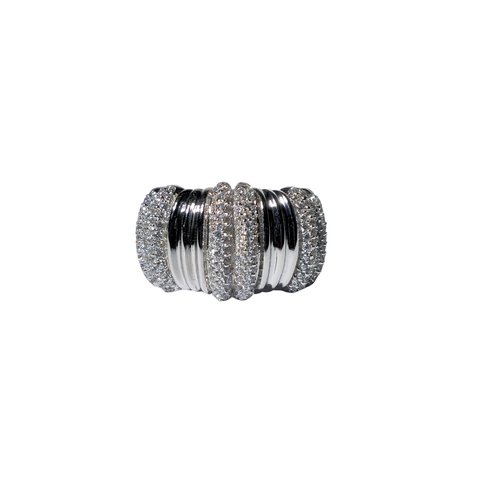 SILVER RING WITH ZIRCONS.