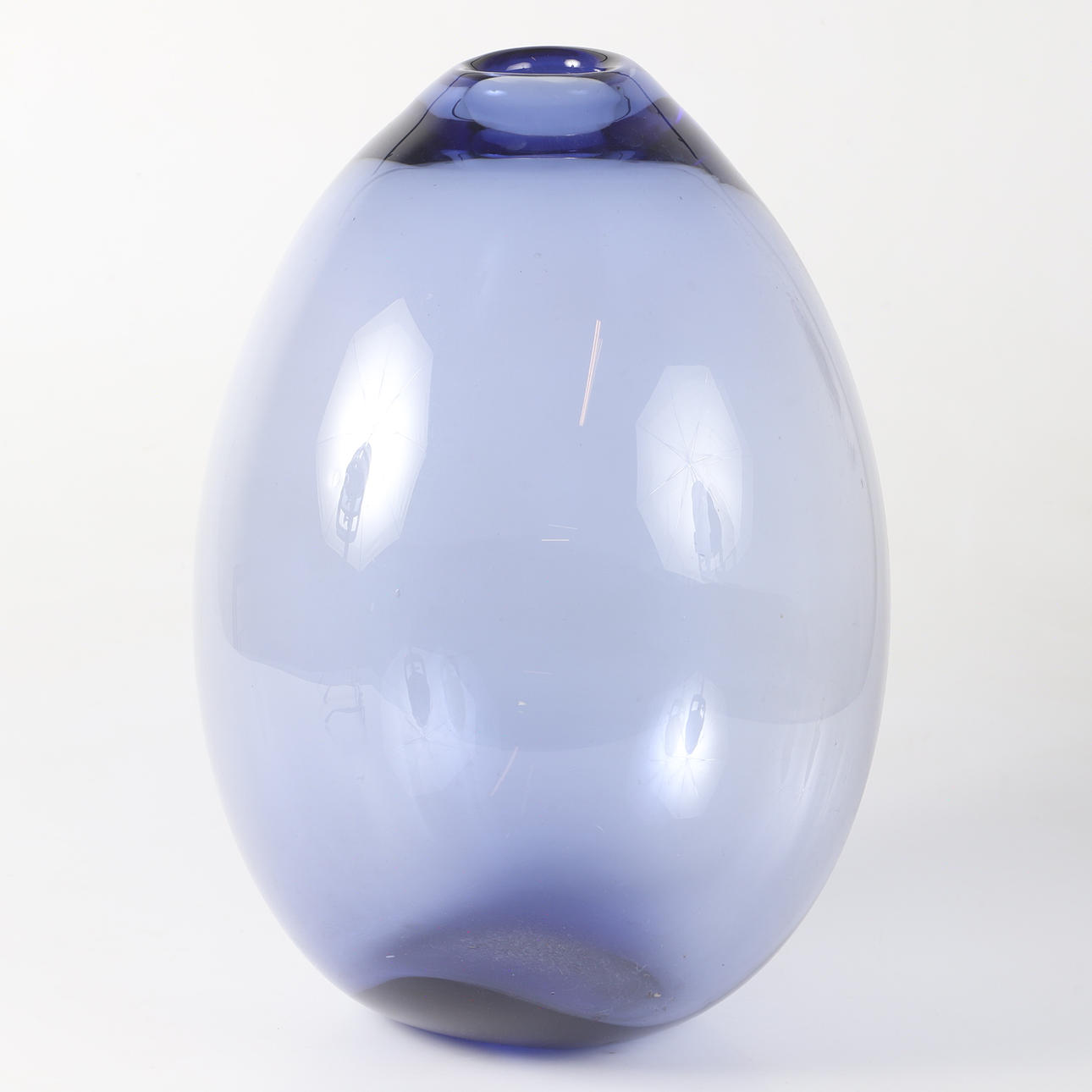 PER LUTKEN (1916-1998). Floor vase, “Drop” Holmegaard, Denmark.